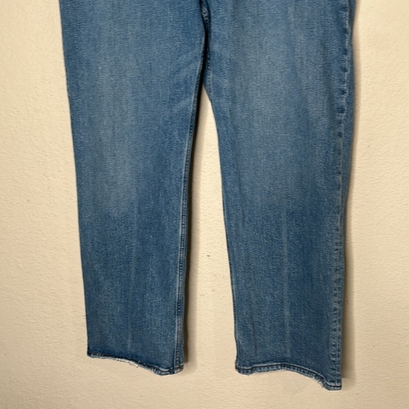 Abercrombie & Fitch The 90’s Relaxed Jean High Rise Size 33/16s - Picture 8 of 8